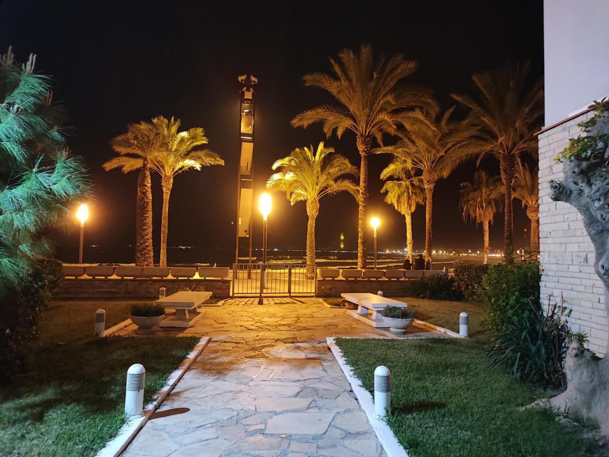 bello-horizonte Salou Esterno foto
